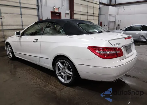 2013 Mercedes-Benz E 350 z USA, uszkodzony, nr VIN WDDKK5KF7DF208273